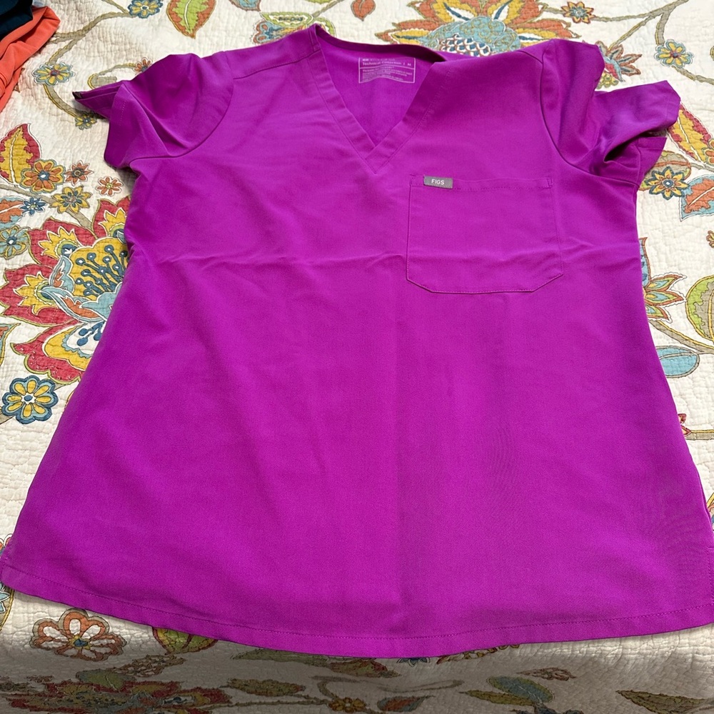 Figs purple jolt Catarina top